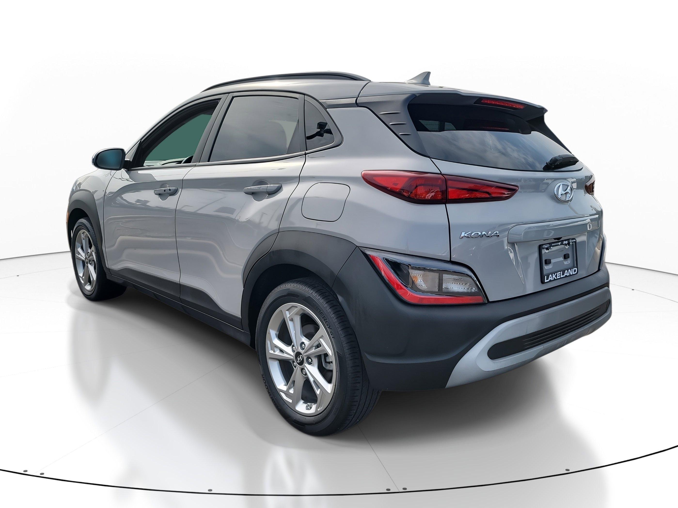 Used 2023 Hyundai Kona SEL w/ Cargo Package FWD image 6