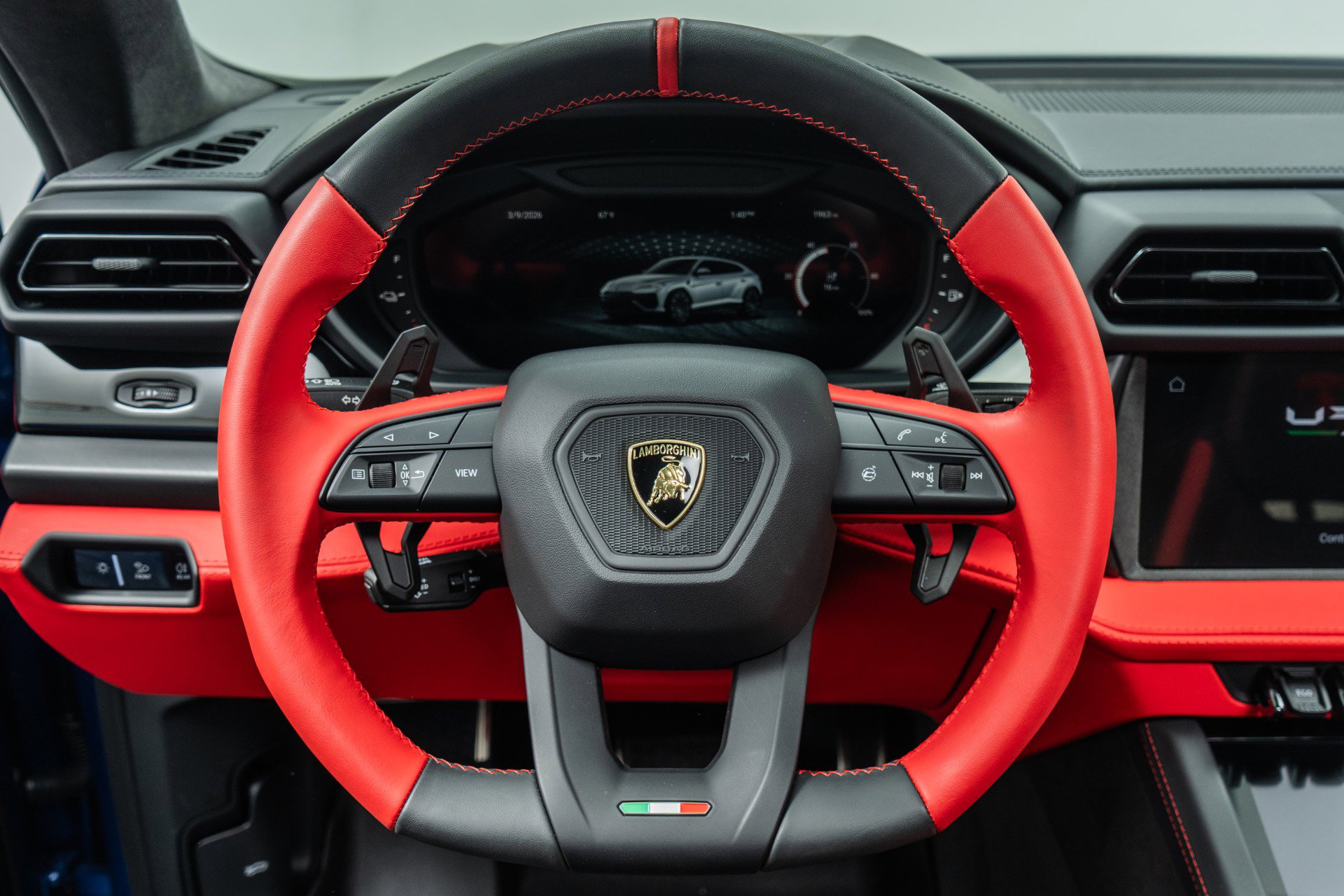 Used 2025 Lamborghini Urus SE image 15