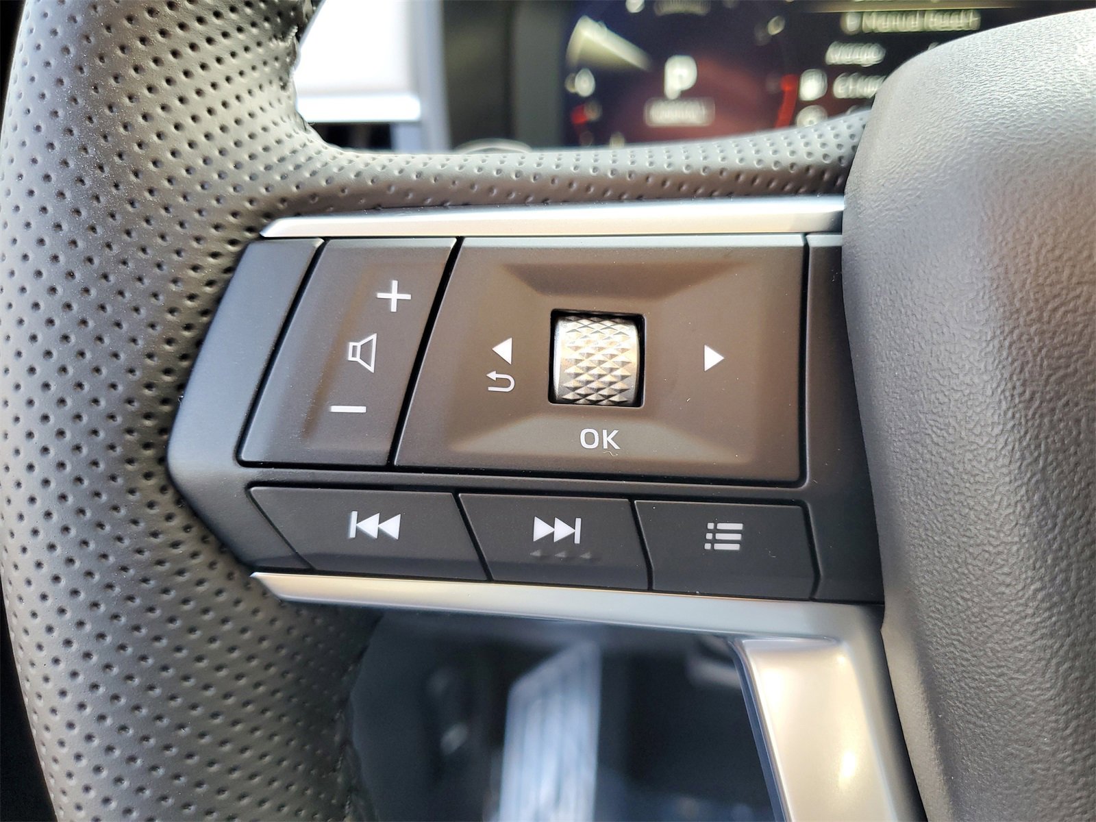New 2025 Mitsubishi Outlander SEL image 12