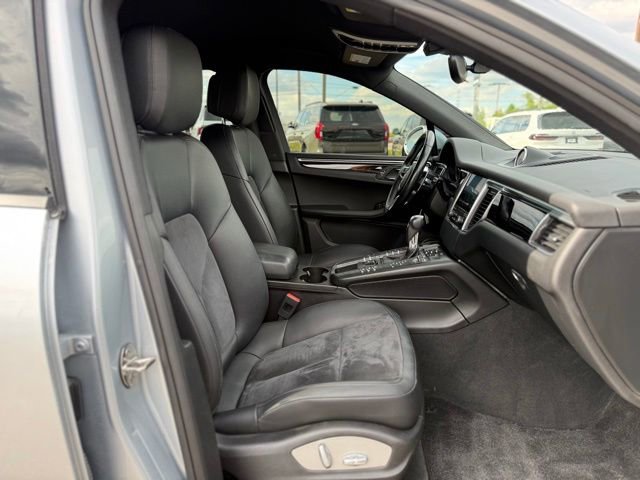 Used 2017 Porsche Macan AWD/4WD image 16