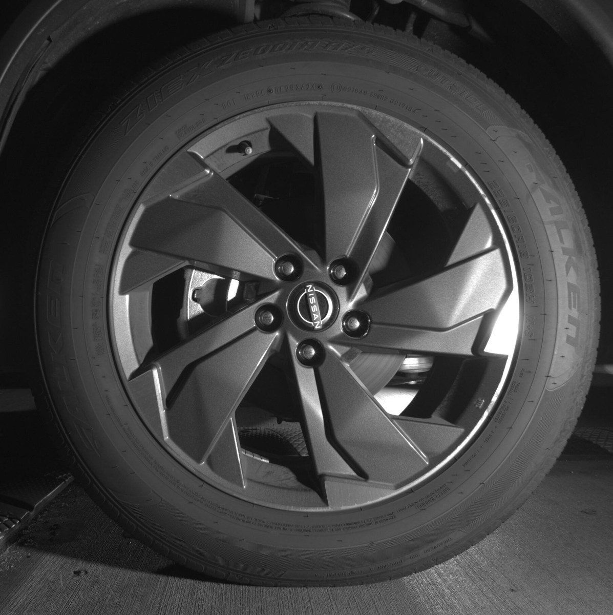 Used 2025 Nissan Rogue SV FWD image 9