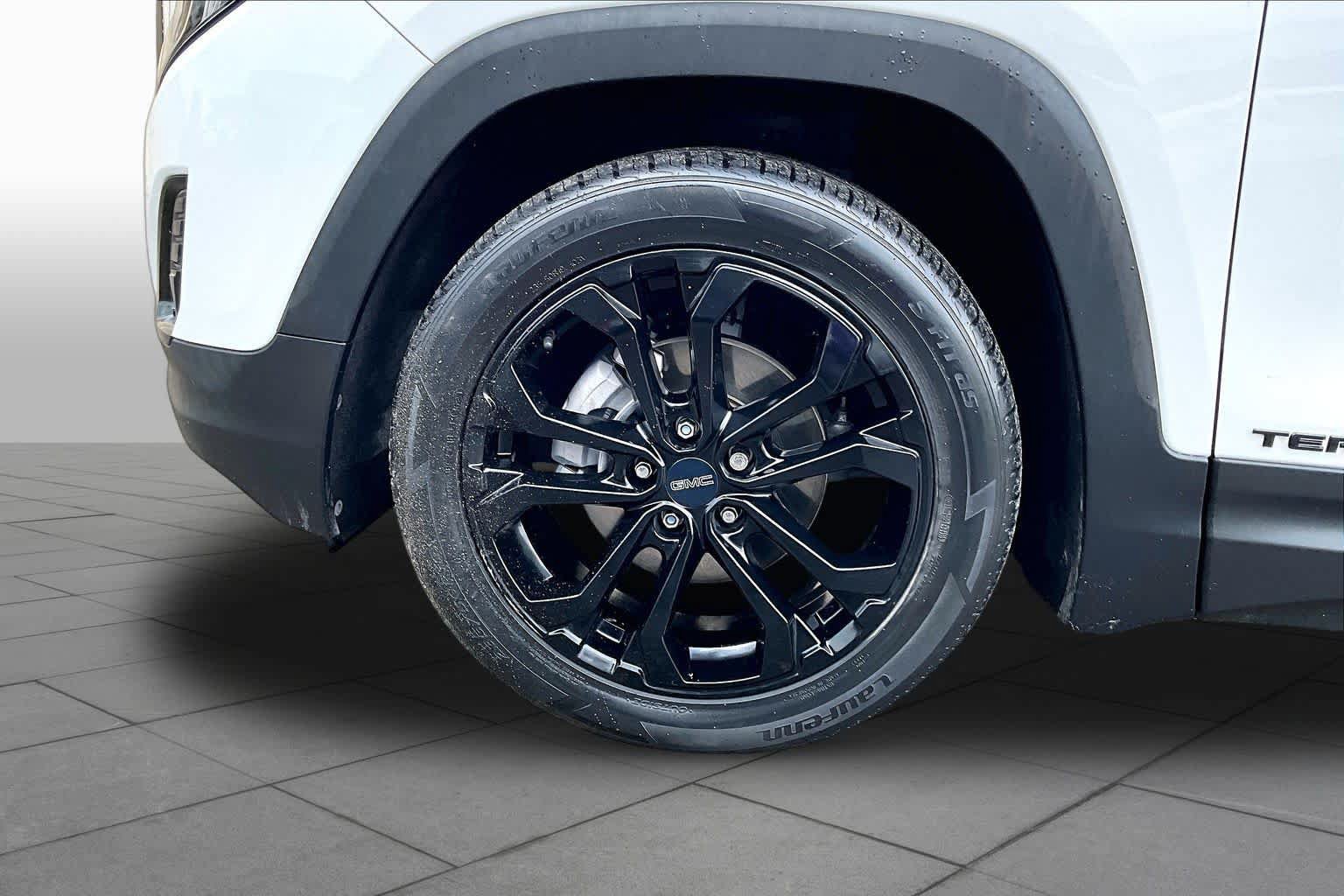 Used 2021 GMC Terrain SLT w/ Elevation Edition FWD image 11