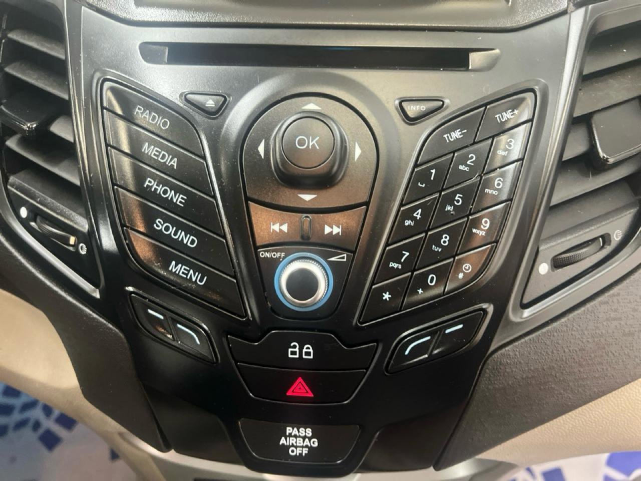 Used 2014 Ford Fiesta SE FWD image 28