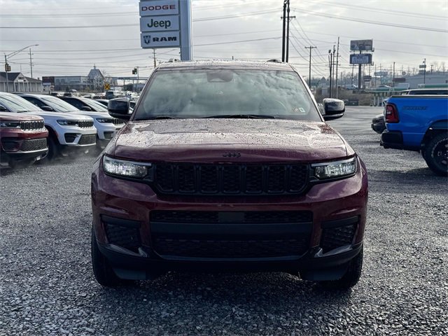 New 2025 Jeep Grand Cherokee L Laredo image 24