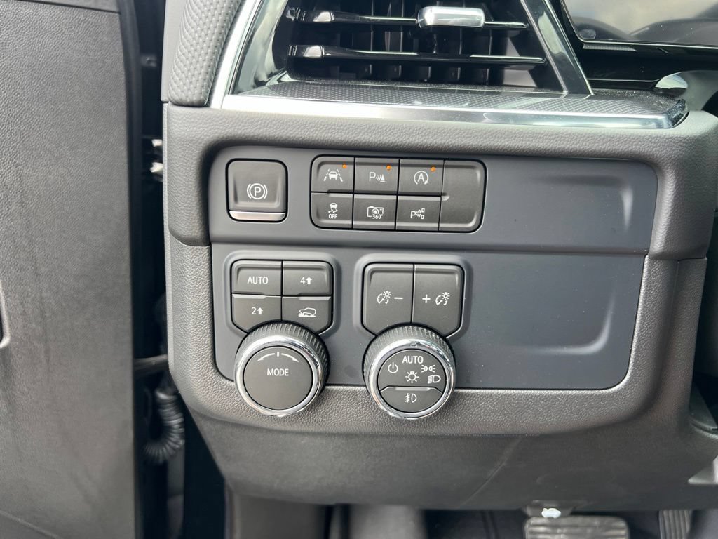 Used 2026 Chevrolet Tahoe RST w/ Comfort Package AWD/4WD image 16