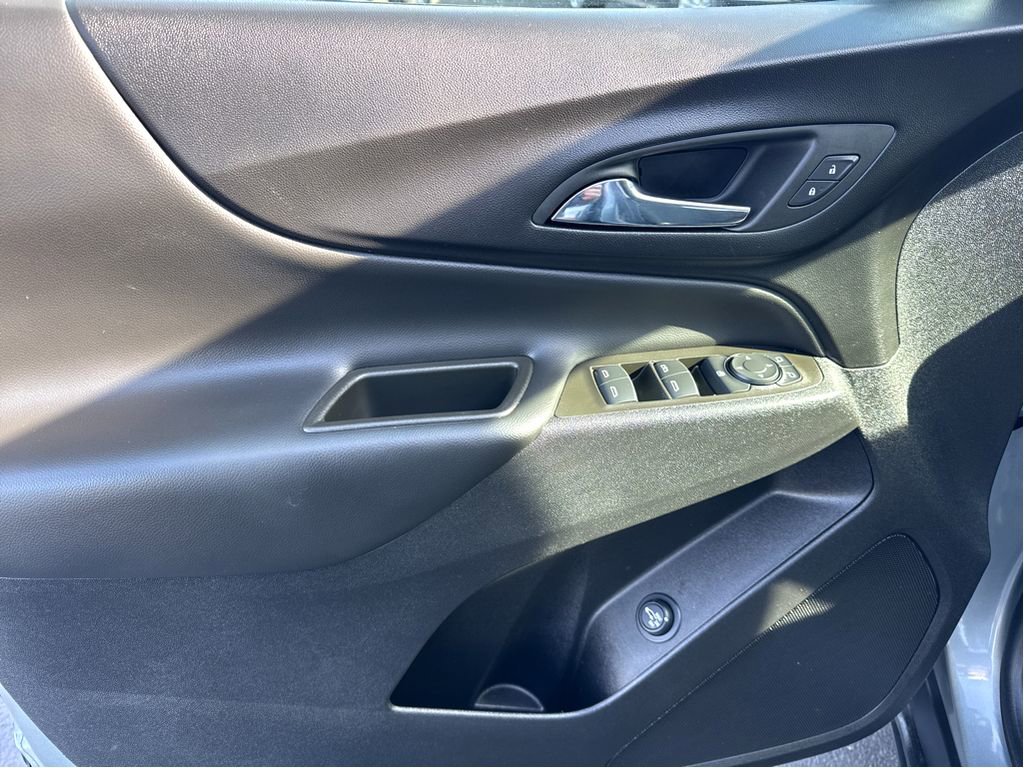 Used 2024 Chevrolet Equinox LT FWD image 11