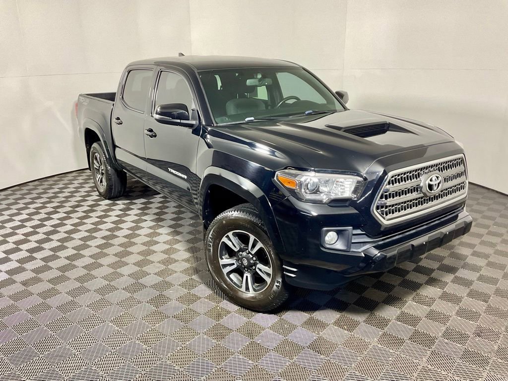 Used 2016 Toyota Tacoma TRD Sport image 4