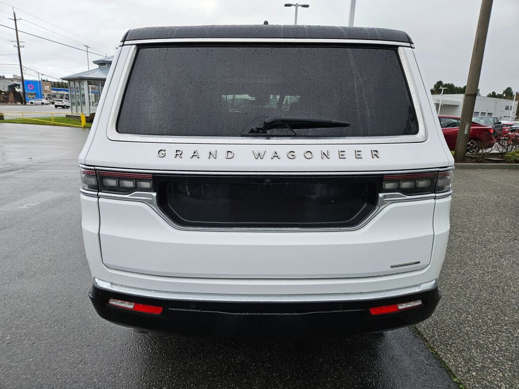 Used 2024 Jeep Grand Wagoneer L Series III image 4