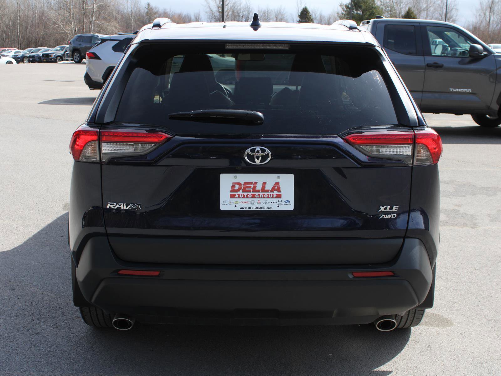 Used 2021 Toyota RAV4 XLE Premium image 6