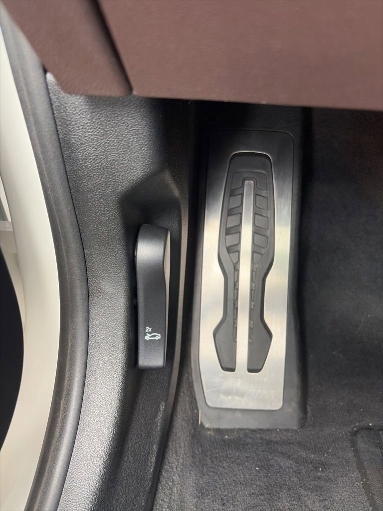 Used 2021 BMW M550i xDrive AWD/4WD image 14