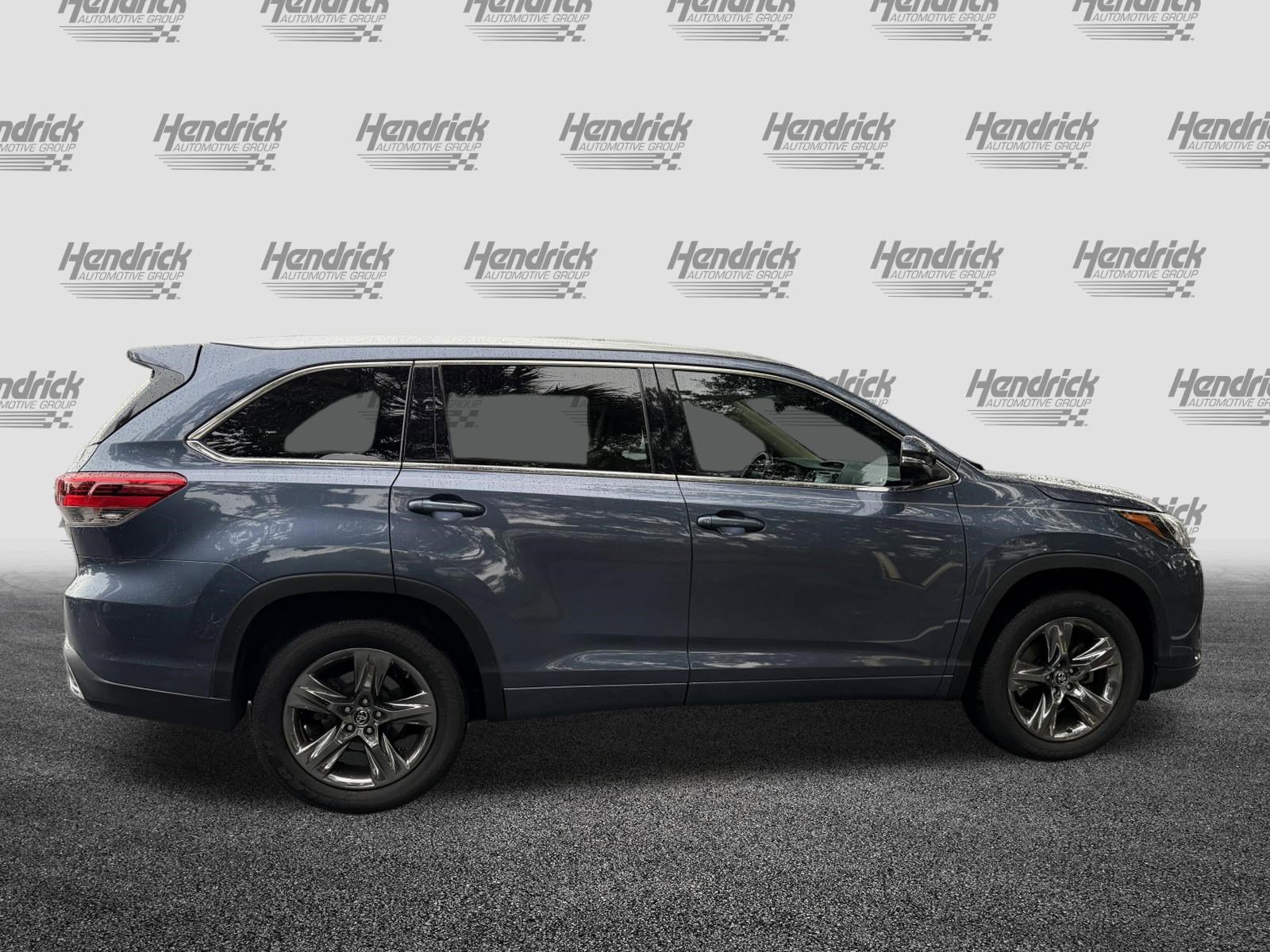 Used 2017 Toyota Highlander Limited Platinum FWD image 10