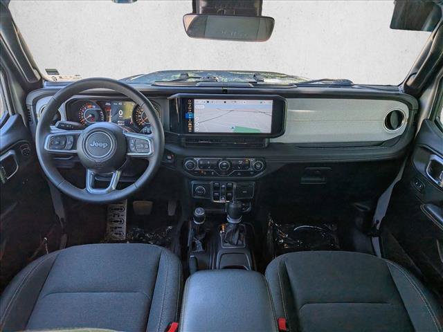 Used 2024 Jeep Wrangler Unlimited Sahara w/ Technology Group AWD/4WD image 17