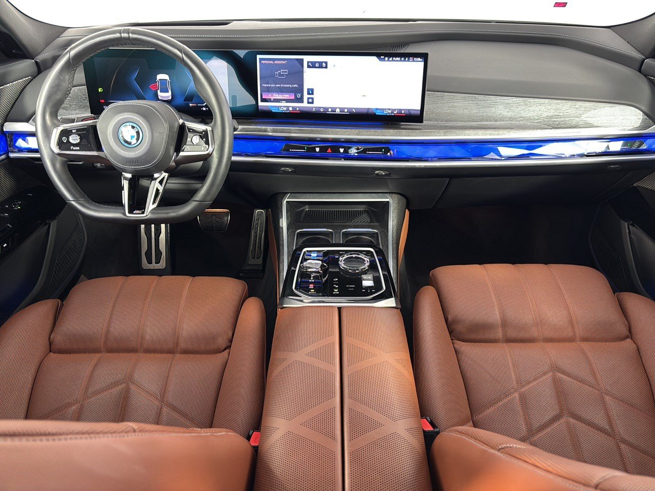Certified 2023 BMW i7 xDrive60 AWD/4WD image 17