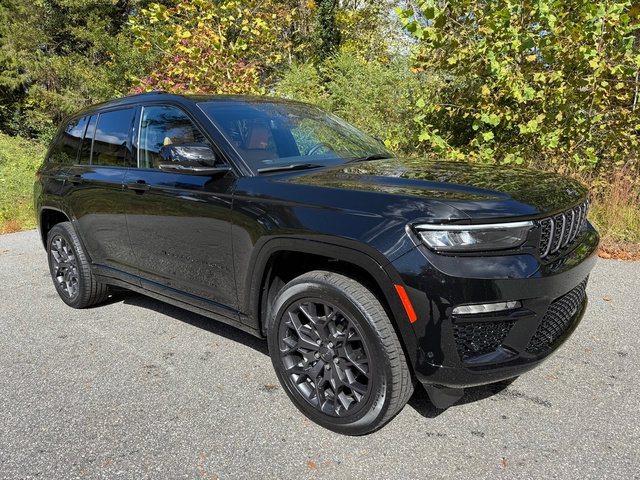 New 2025 Jeep Grand Cherokee Summit image 5