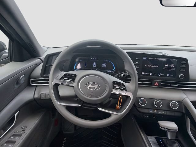 New 2026 Hyundai Elantra SE FWD image 21