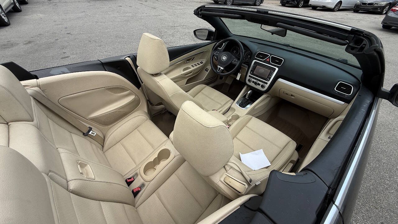 Used 2013 Volkswagen Eos Komfort FWD image 19