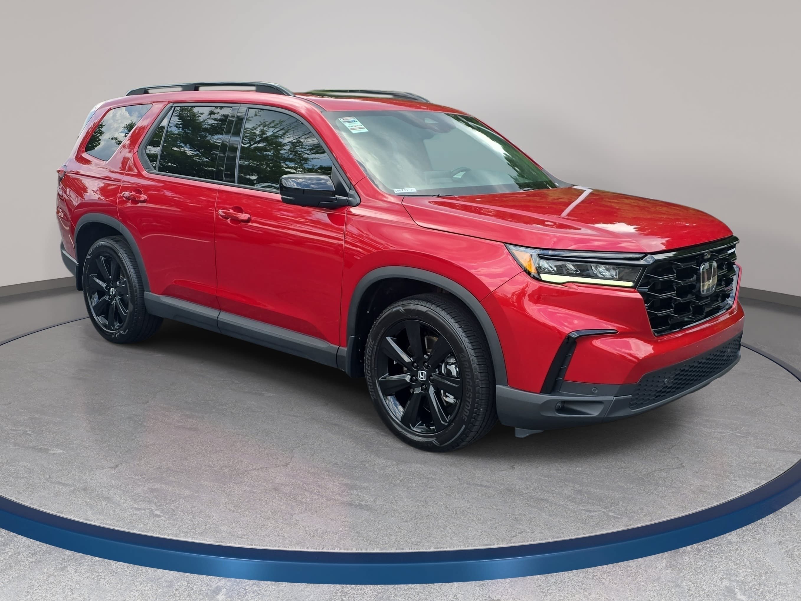Used 2025 Honda Pilot Black Edition image 3