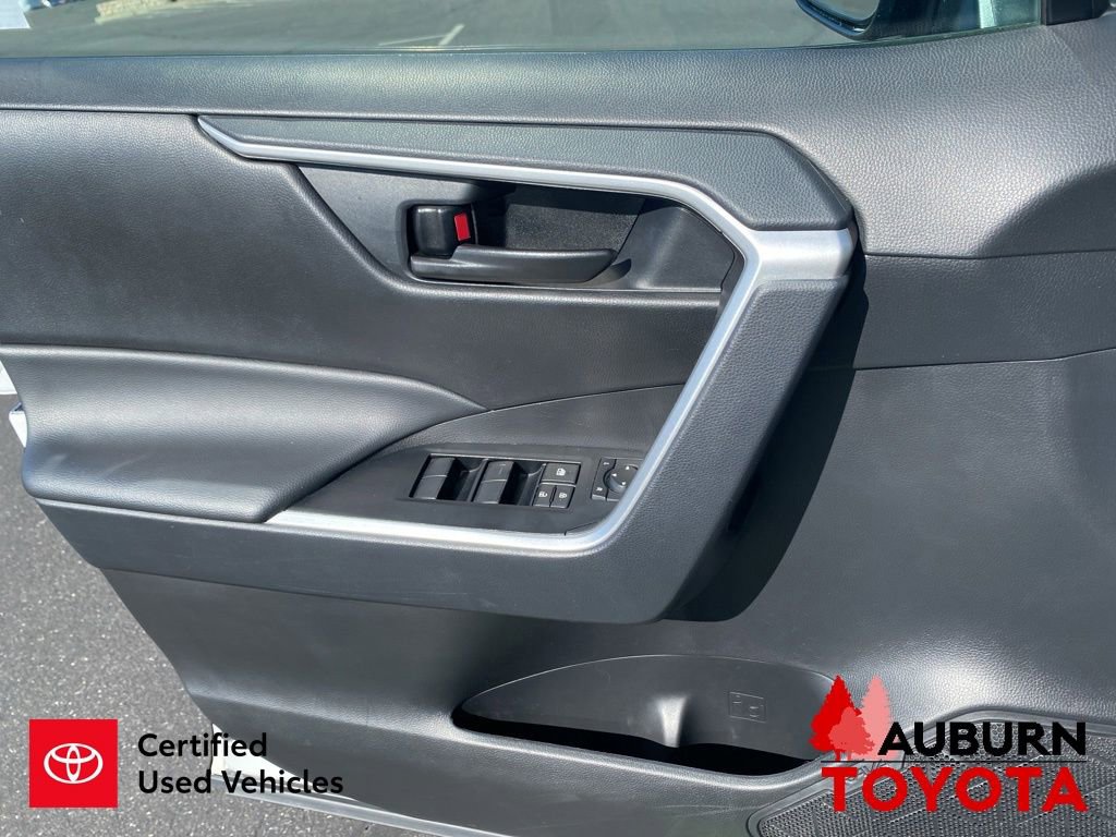 Certified 2024 Toyota RAV4 LE AWD/4WD image 30