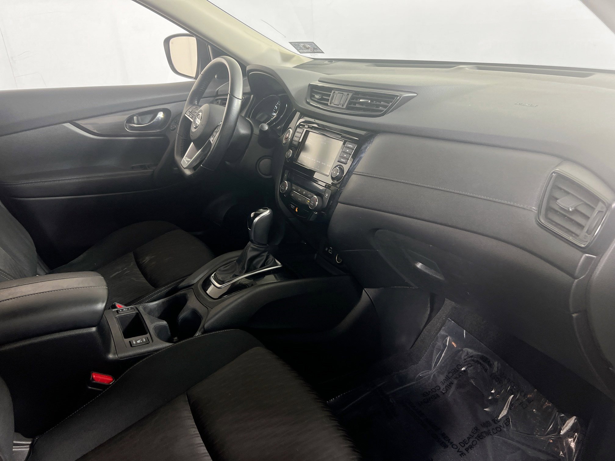 Used 2020 Nissan Rogue SV image 27