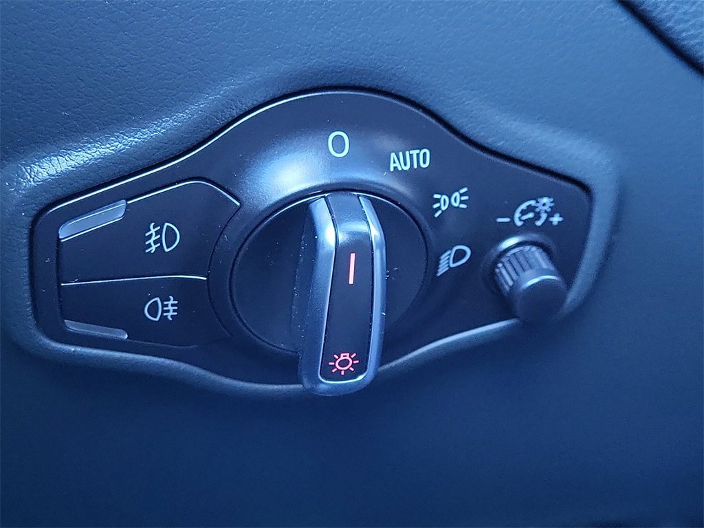 Used 2016 Audi SQ5 Premium Plus w/ Technology Package image 30