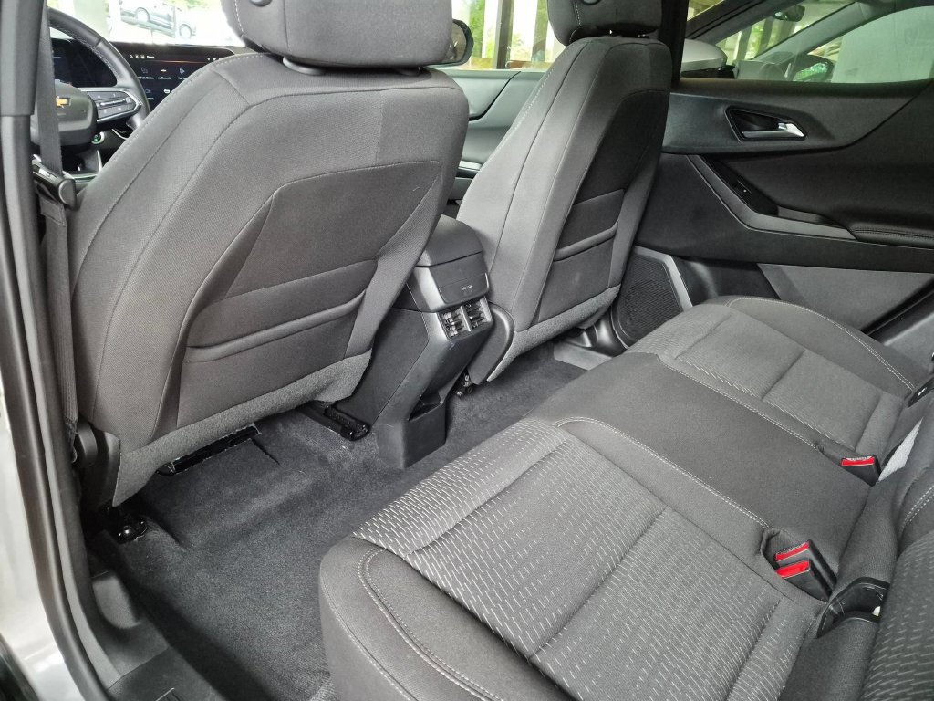 Used 2025 Chevrolet Equinox LT FWD image 20