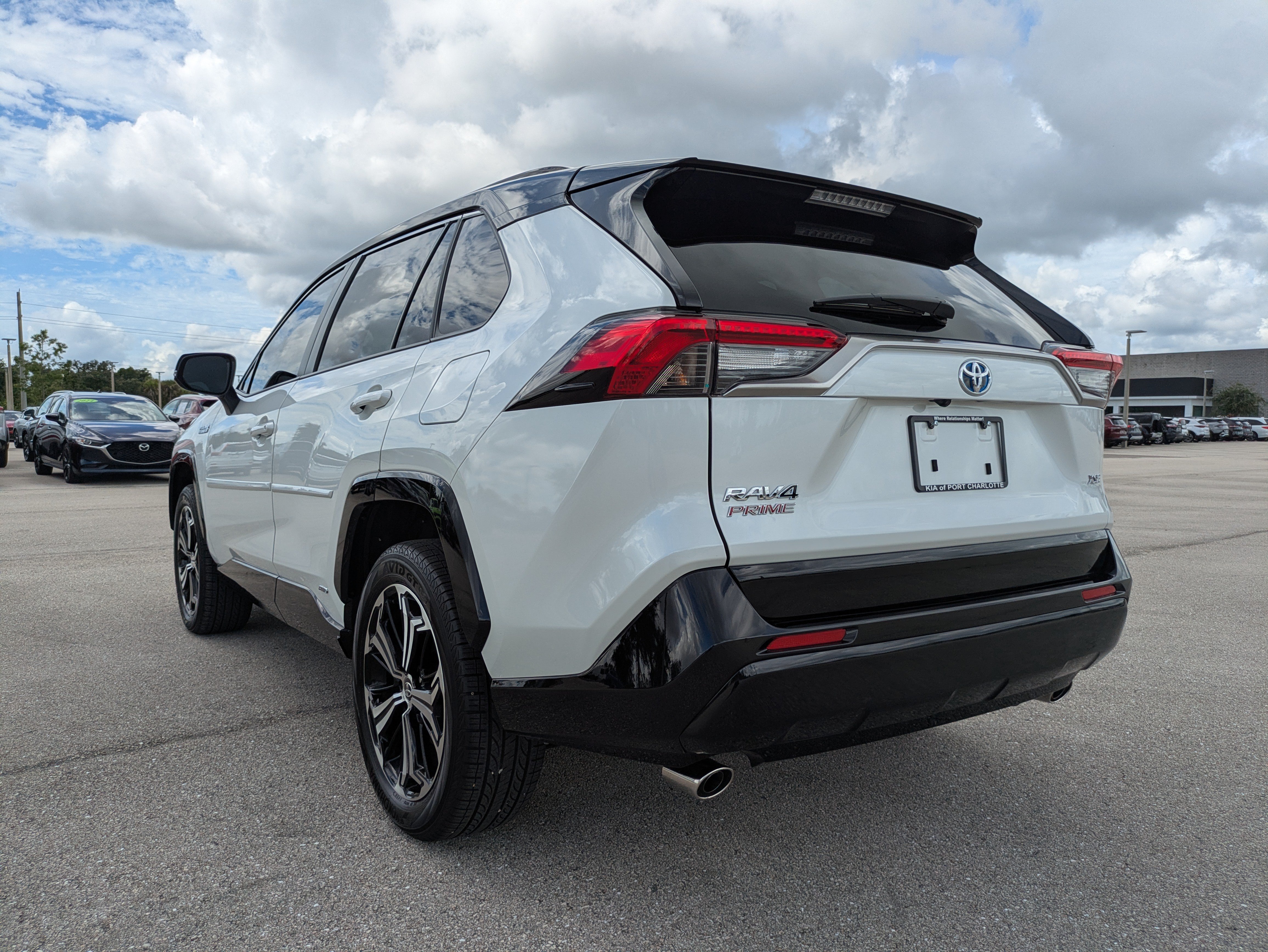 Used 2024 Toyota RAV4 XSE w/ Weather Package AWD/4WD image 6