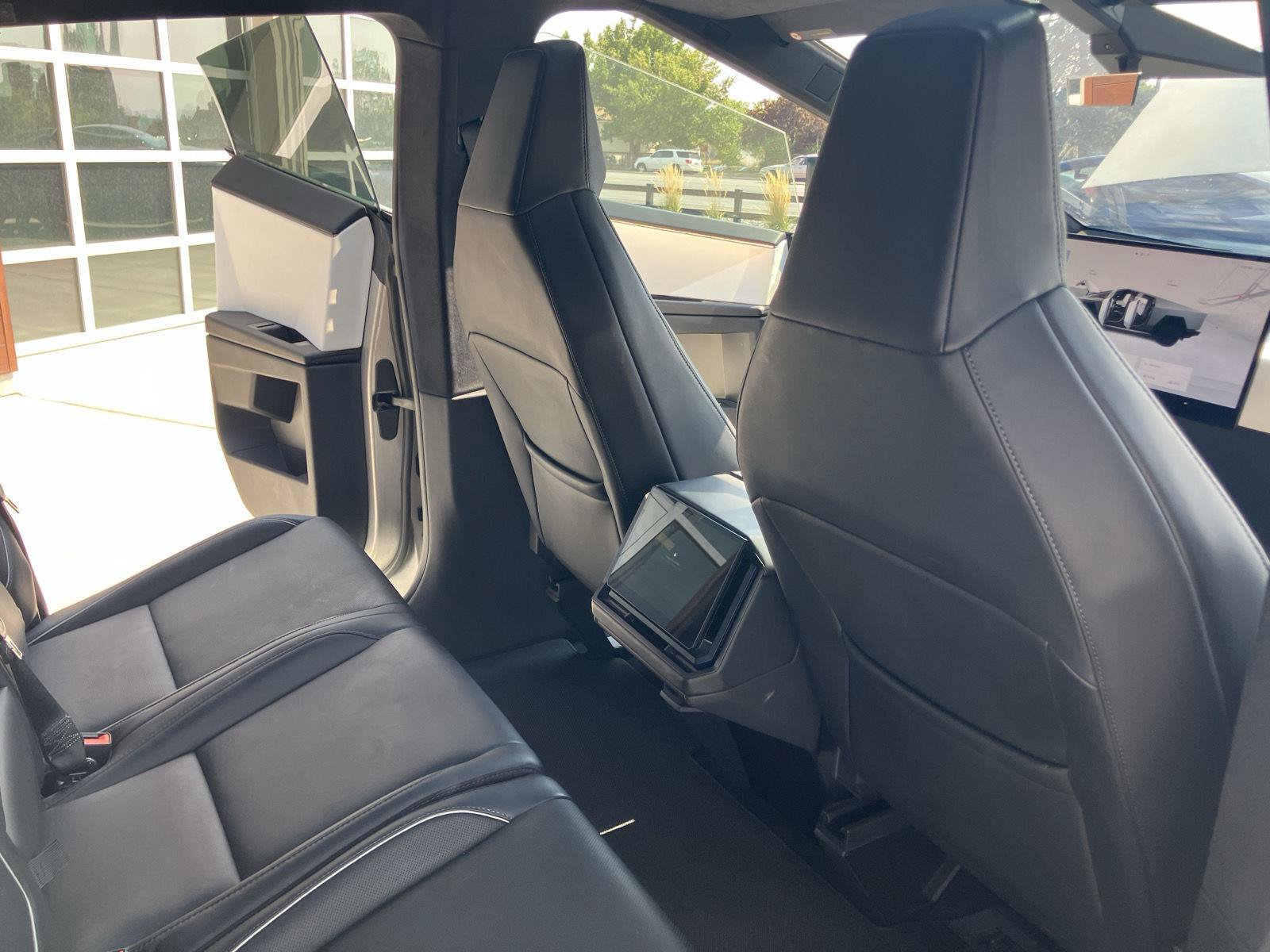 Used 2024 Tesla Cybertruck AWD Crew Cab image 20