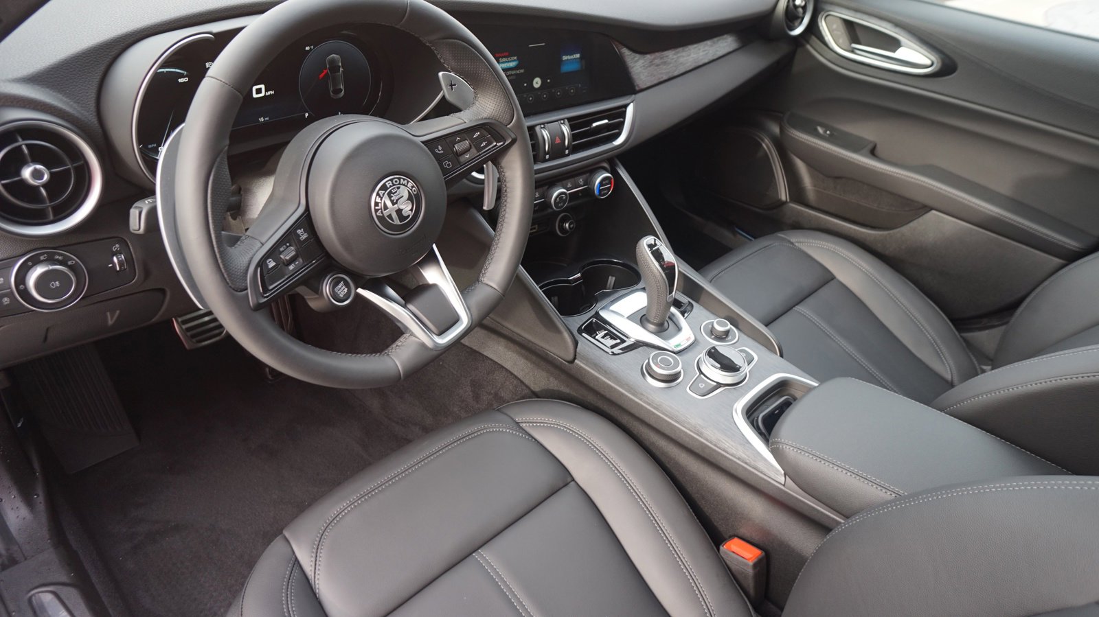 New 2024 Alfa Romeo Giulia Sprint image 12