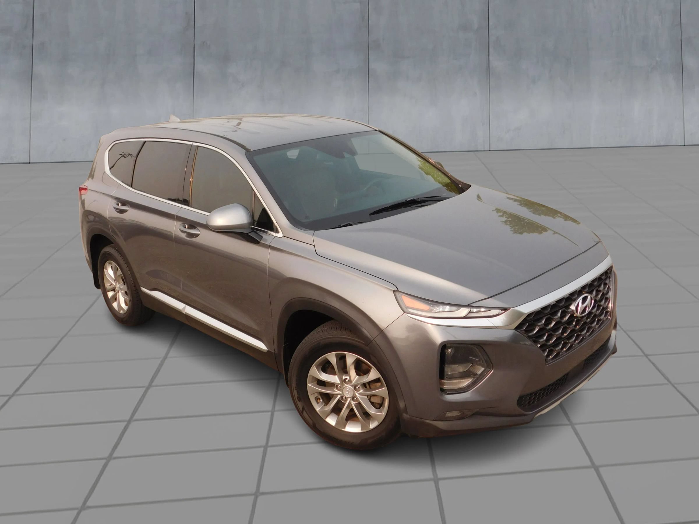 Used 2020 Hyundai Santa Fe SEL FWD image 2