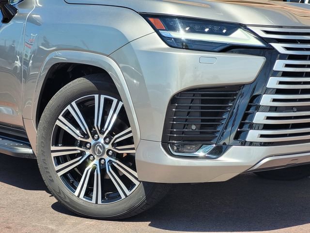 Used 2024 Lexus LX 600 4WD w/ Luxury Package image 4