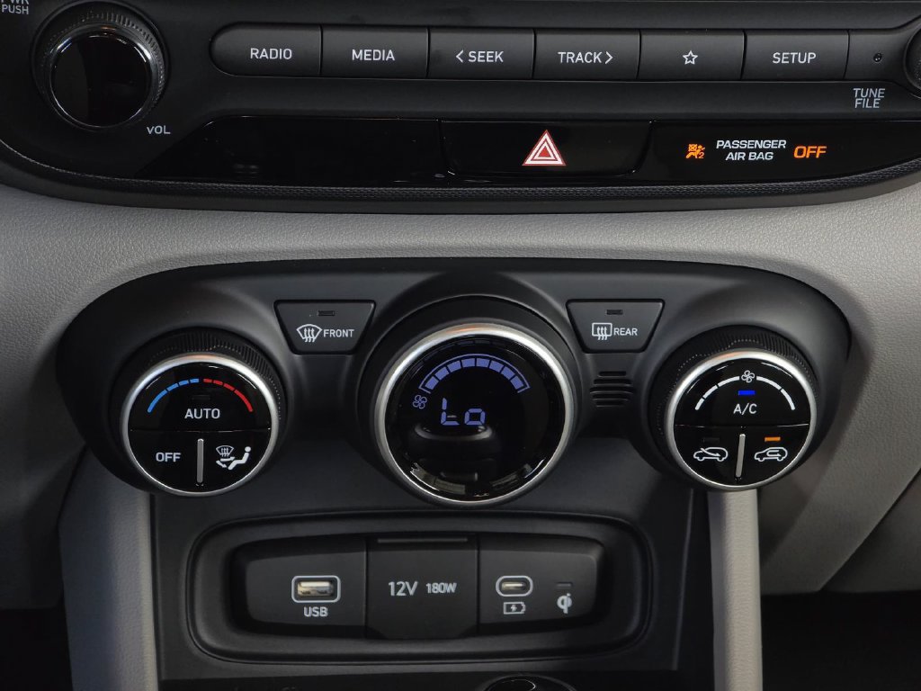 Used 2026 Hyundai Venue SEL FWD image 13
