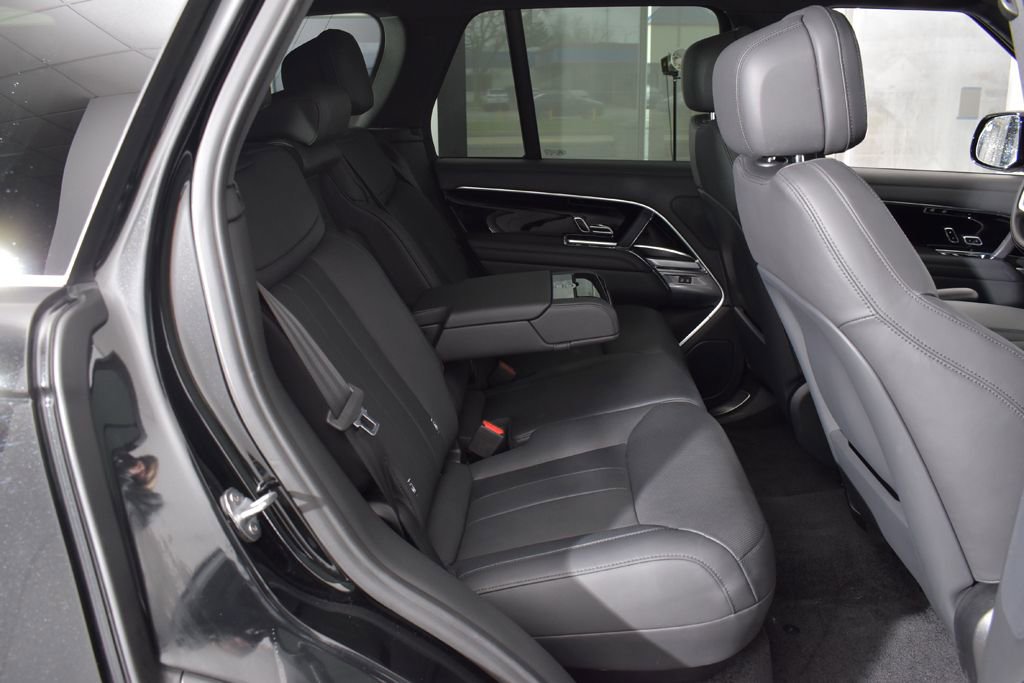 Used 2023 Land Rover Range Rover SE image 25