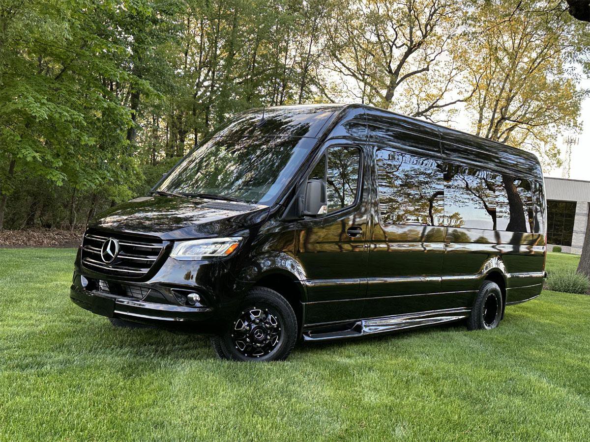 Used 2024 Mercedes-Benz Sprinter 3500 image 10