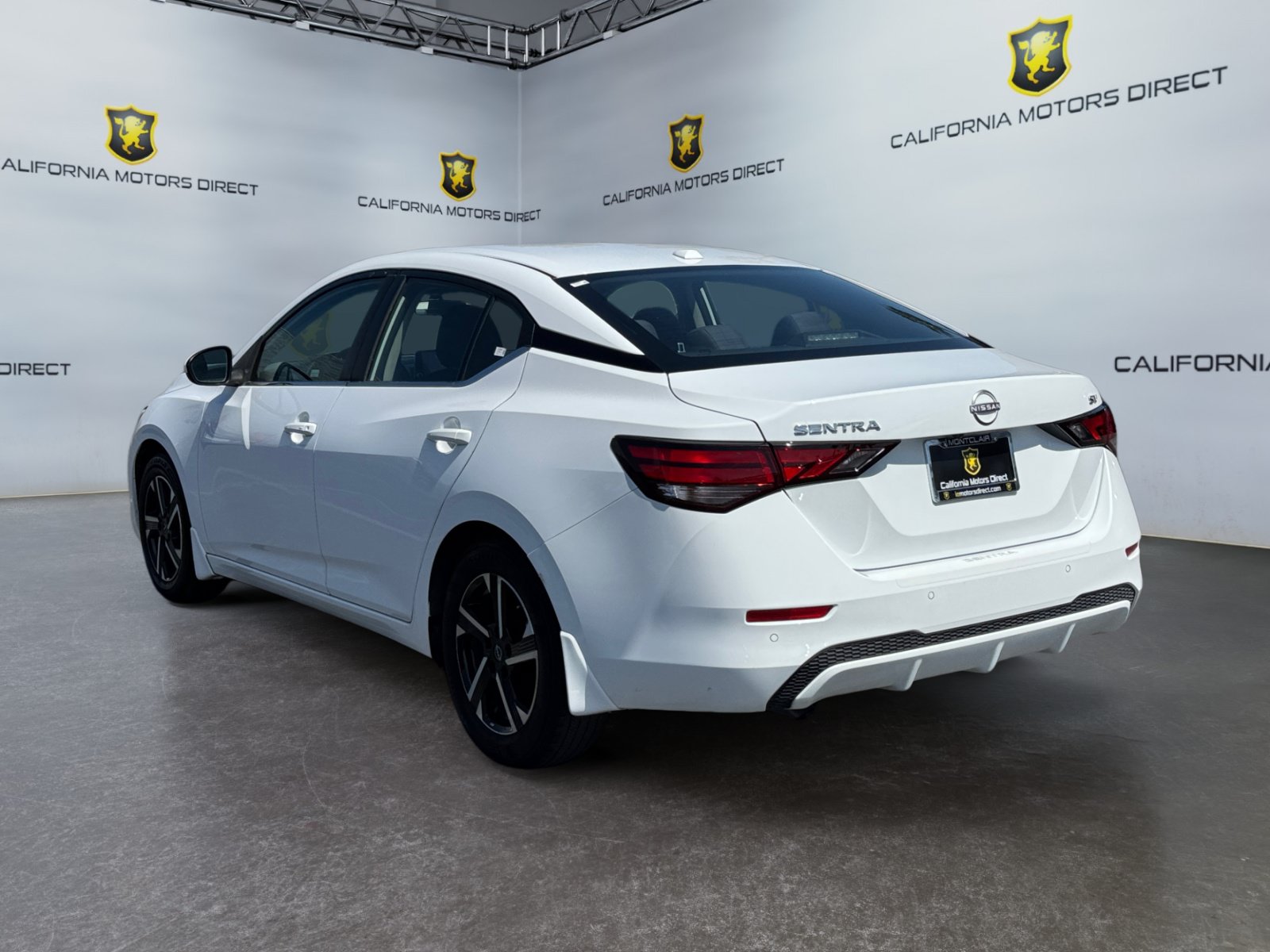 Used 2024 Nissan Sentra SV FWD image 3