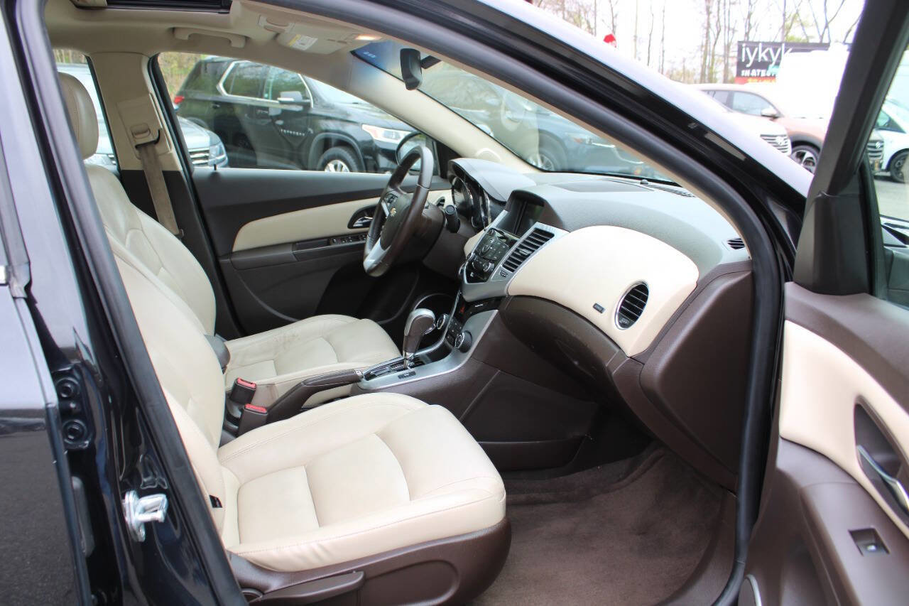 Used 2015 Chevrolet Cruze LTZ w/ Sun, Sound and Sport Package FWD image 29