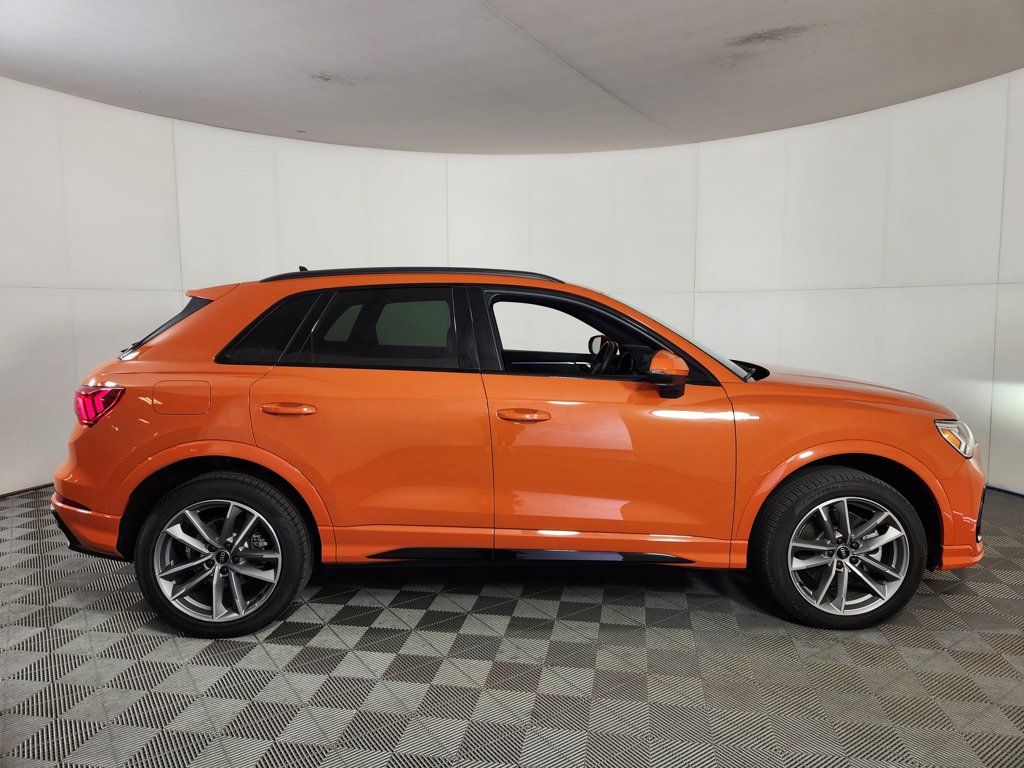 Used 2024 Audi Q3 2.0T Premium Plus w/ Premium Plus Package AWD/4WD image 8