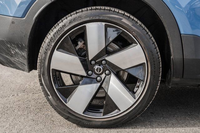 Used 2022 Volvo C40 P8 Recharge Ultimate image 19