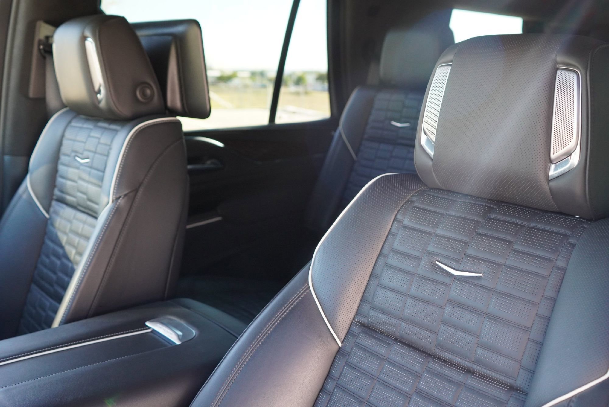 Used 2023 Cadillac Escalade Premium Luxury Platinum image 10