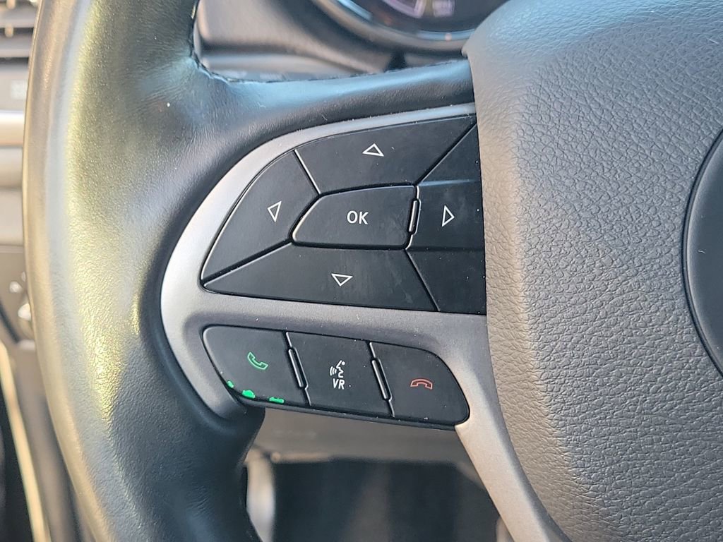 Used 2020 Jeep Grand Cherokee Altitude image 24