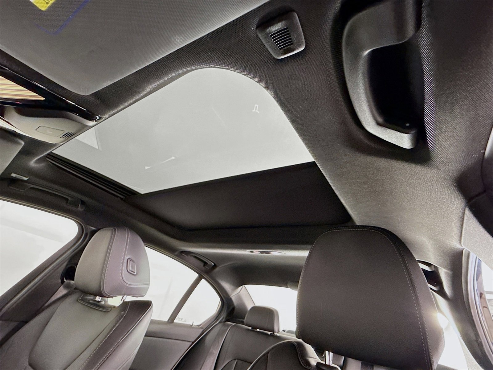 Used 2025 BMW 330i Sedan w/ Convenience Package image 22