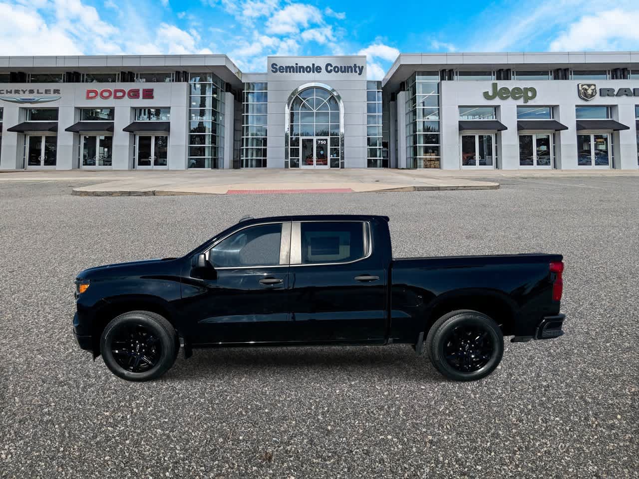 Used 2024 Chevrolet Silverado 1500 Custom RWD image 5