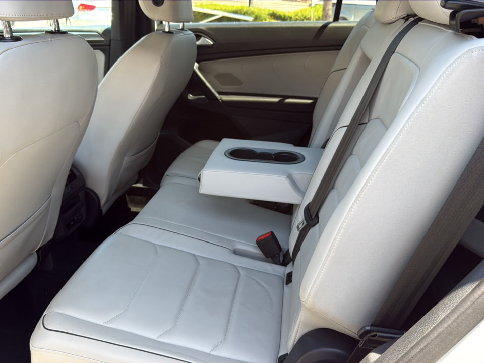 Used 2019 Volkswagen Tiguan SEL Premium R-Line w/ 3rd Row Seat Package AWD/4WD image 28
