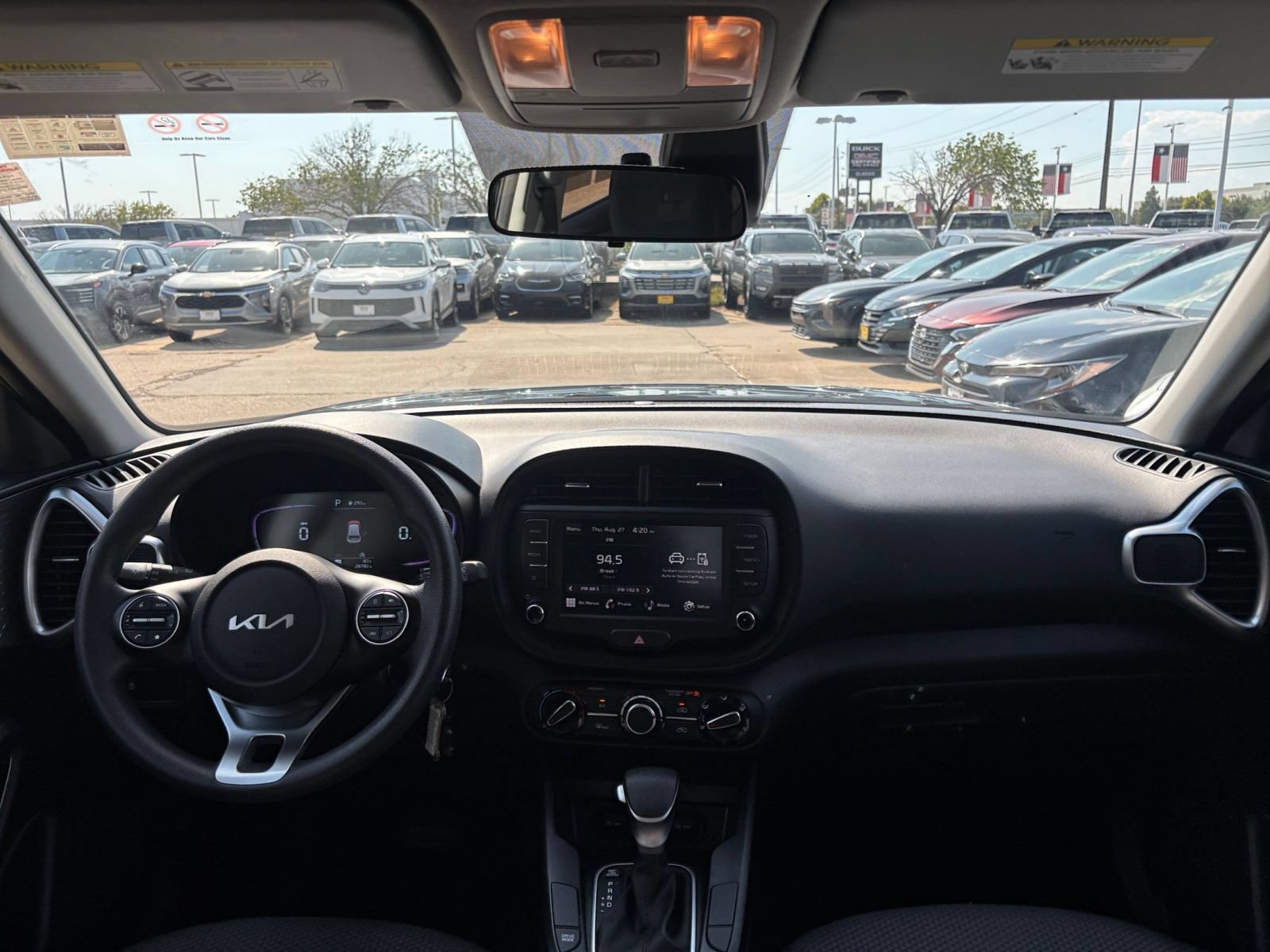 Used 2025 Kia Soul LX w/ LX Technology Package FWD image 26