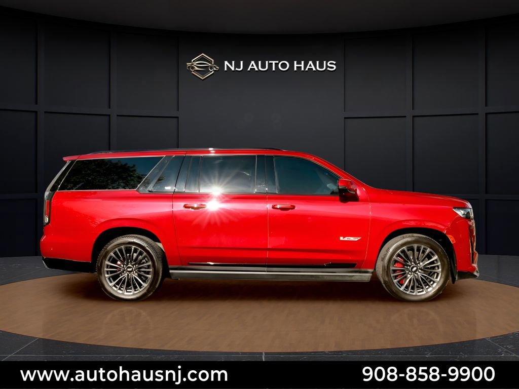 Used 2023 Cadillac Escalade ESV V AWD/4WD image 15