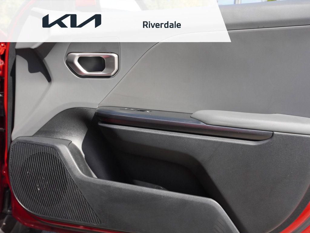 Used 2025 Kia K4 FWD image 19