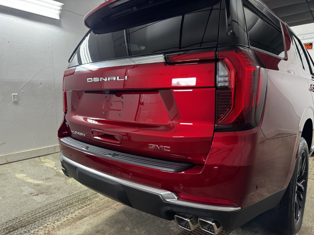 New 2026 GMC Yukon Denali w/ Sun & Power Step Package image 9