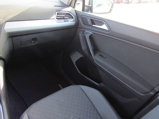 Used 2021 Volkswagen Tiguan S image 19