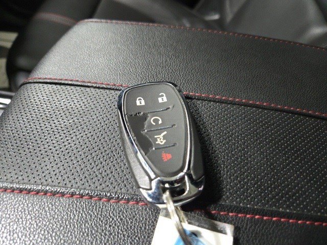 Used 2023 Chevrolet Traverse RS image 28