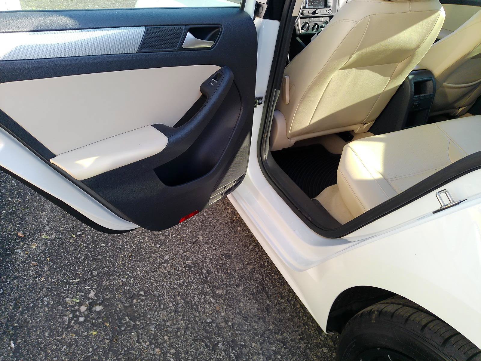 Used 2015 Volkswagen Jetta SE FWD image 30