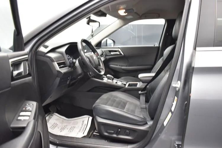 Used 2024 Mitsubishi Outlander Ralliart AWD/4WD image 14